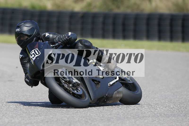 /44 09.08.2025 Plüss Moto Sport ADR/Freies Fahren/550